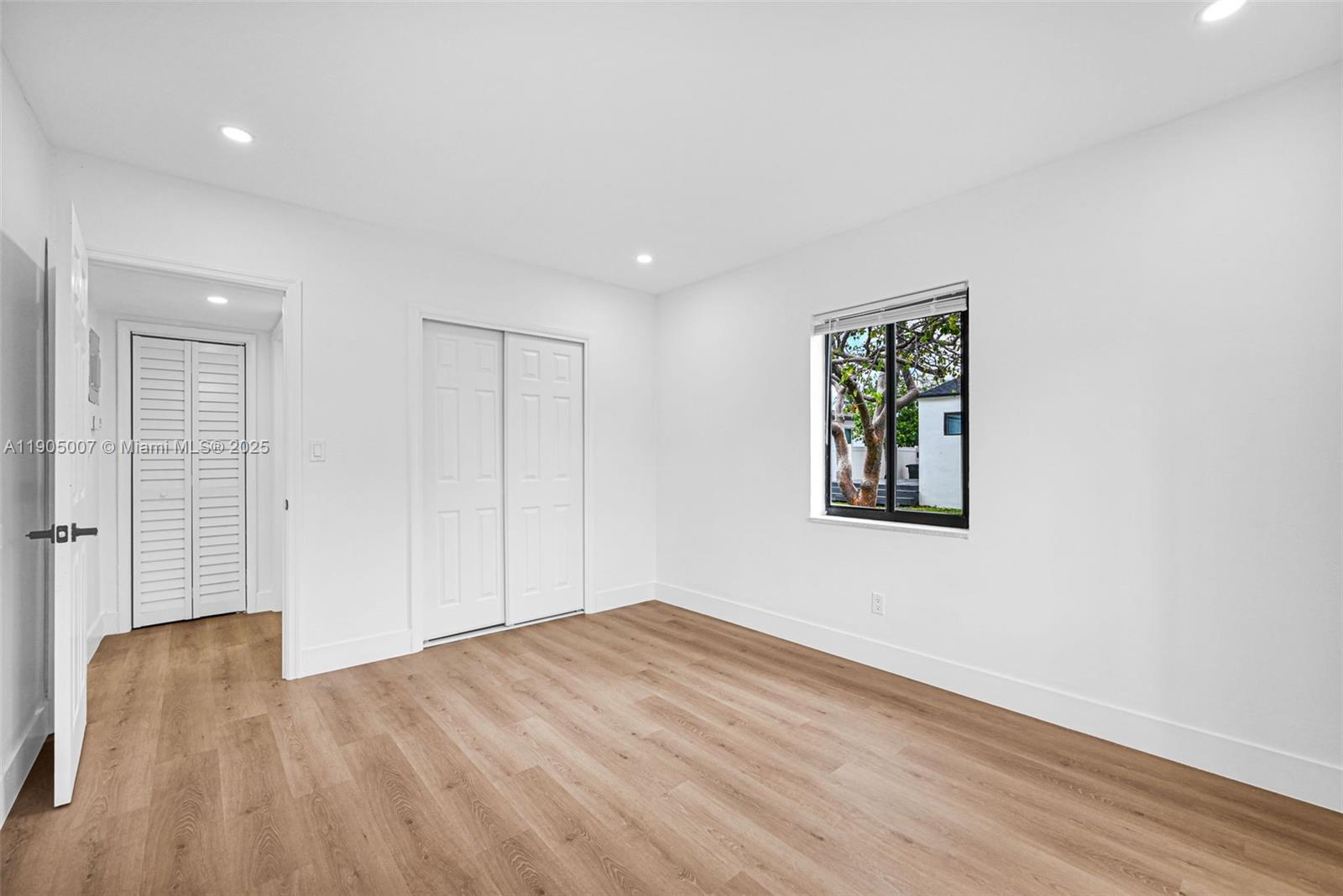 NORTH HOLLYWOOD - Residential Income