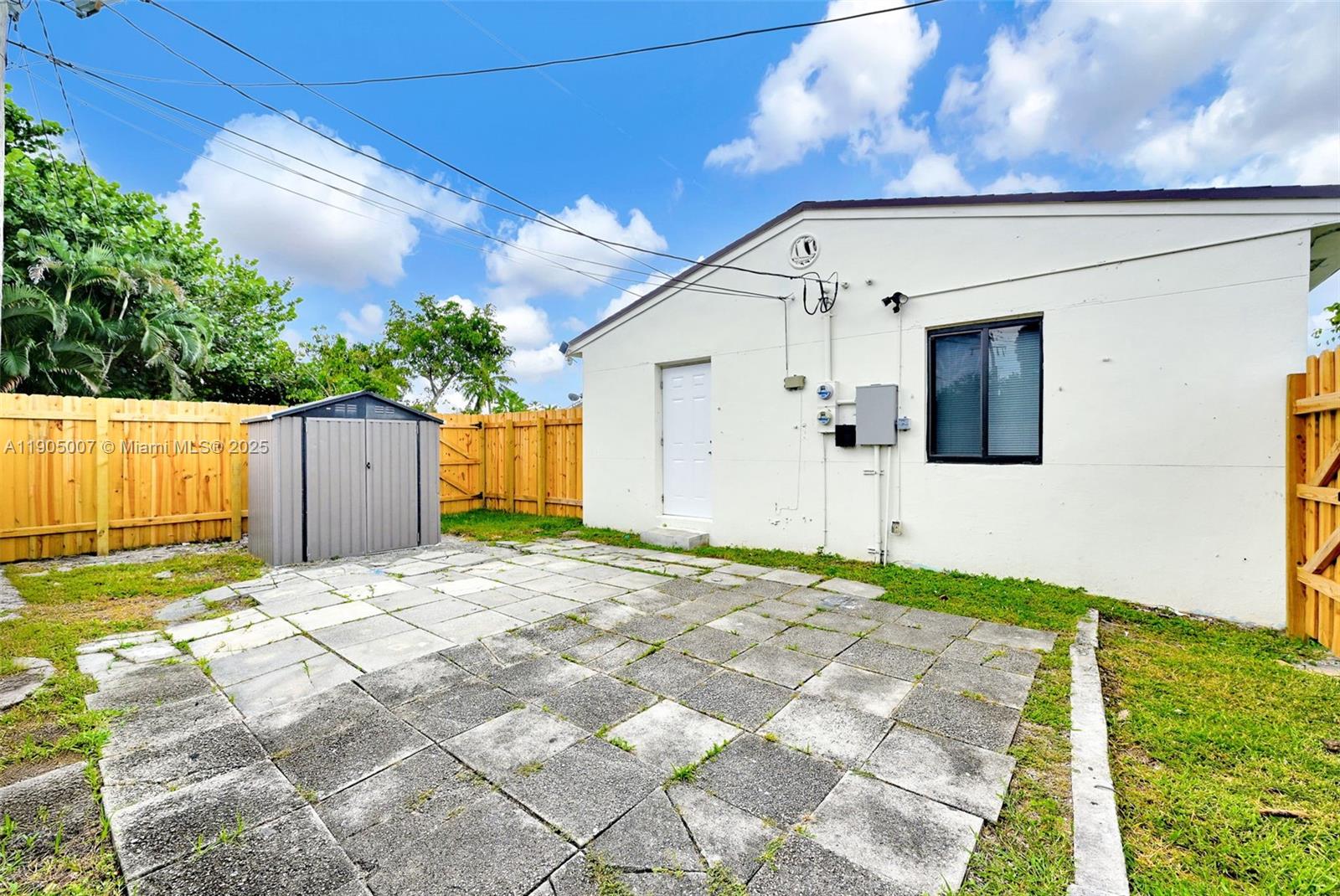 NORTH HOLLYWOOD - Residential Income