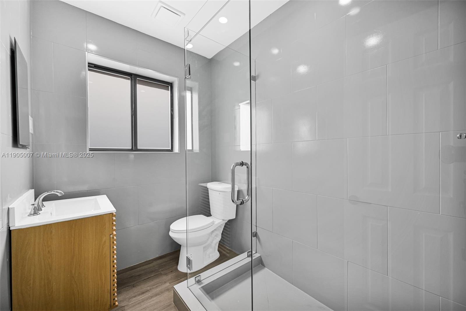 NORTH HOLLYWOOD - Residential Income