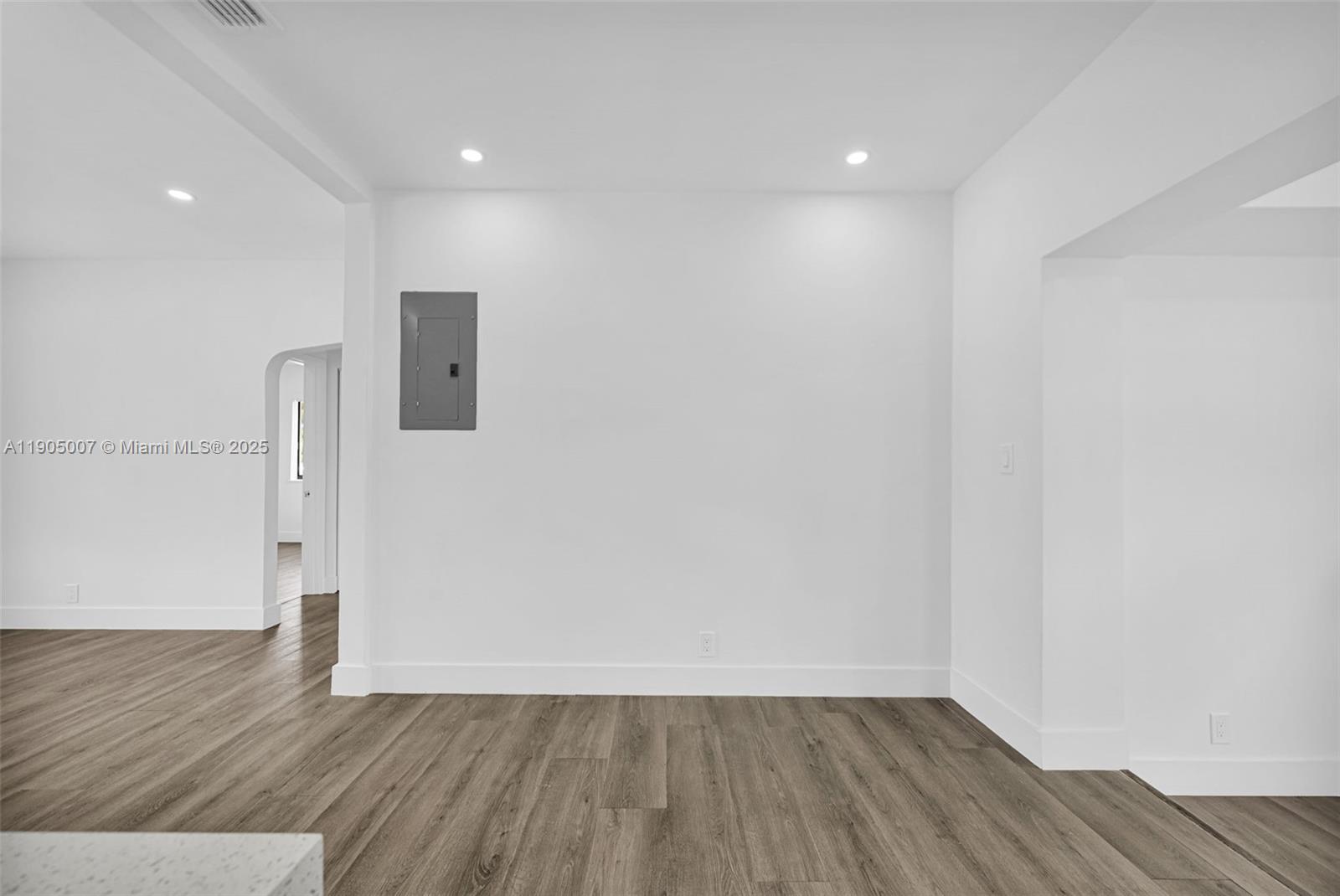 NORTH HOLLYWOOD - Residential Income