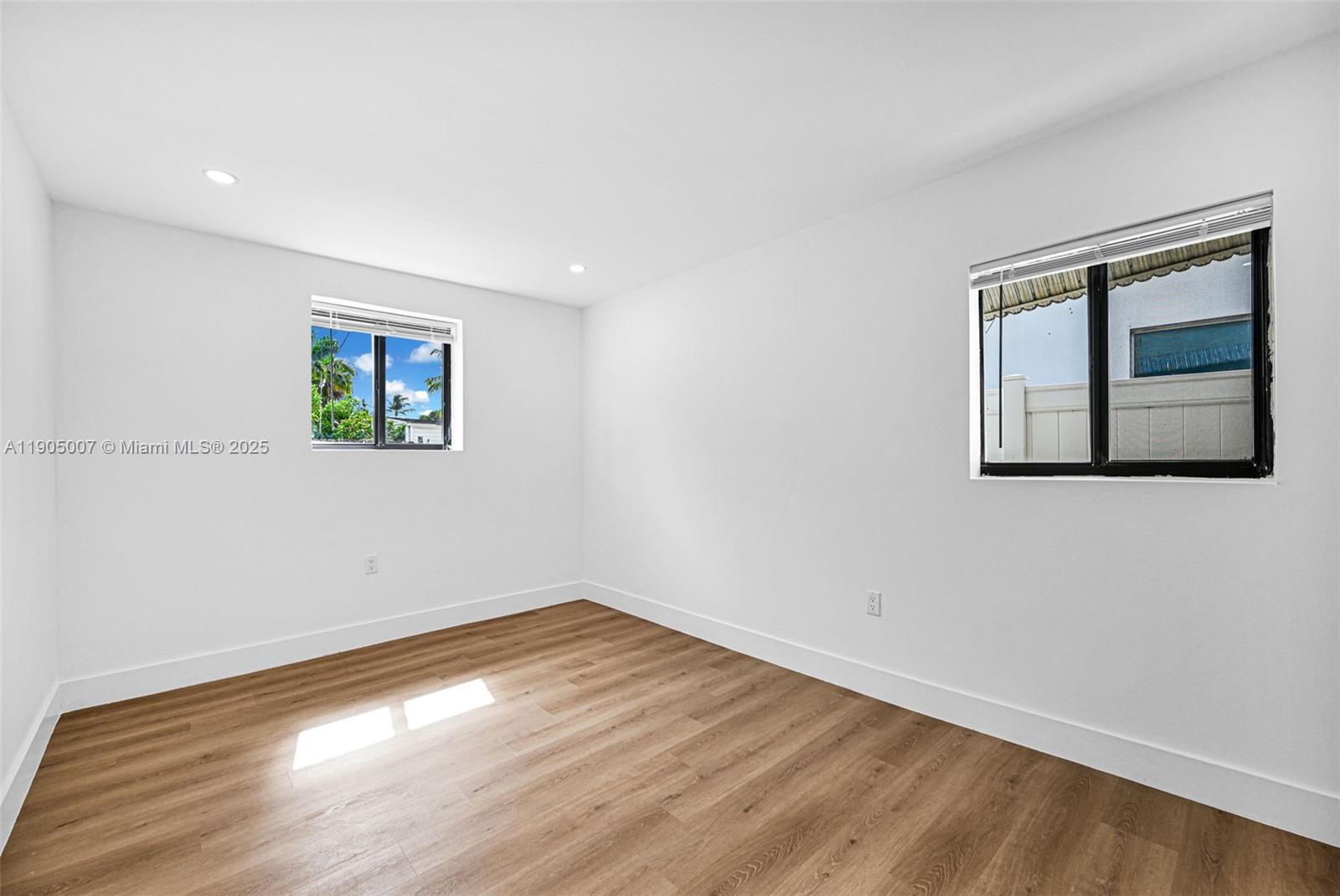 NORTH HOLLYWOOD - Residential Income