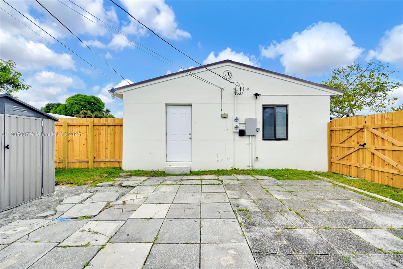 NORTH HOLLYWOOD - Residential Income