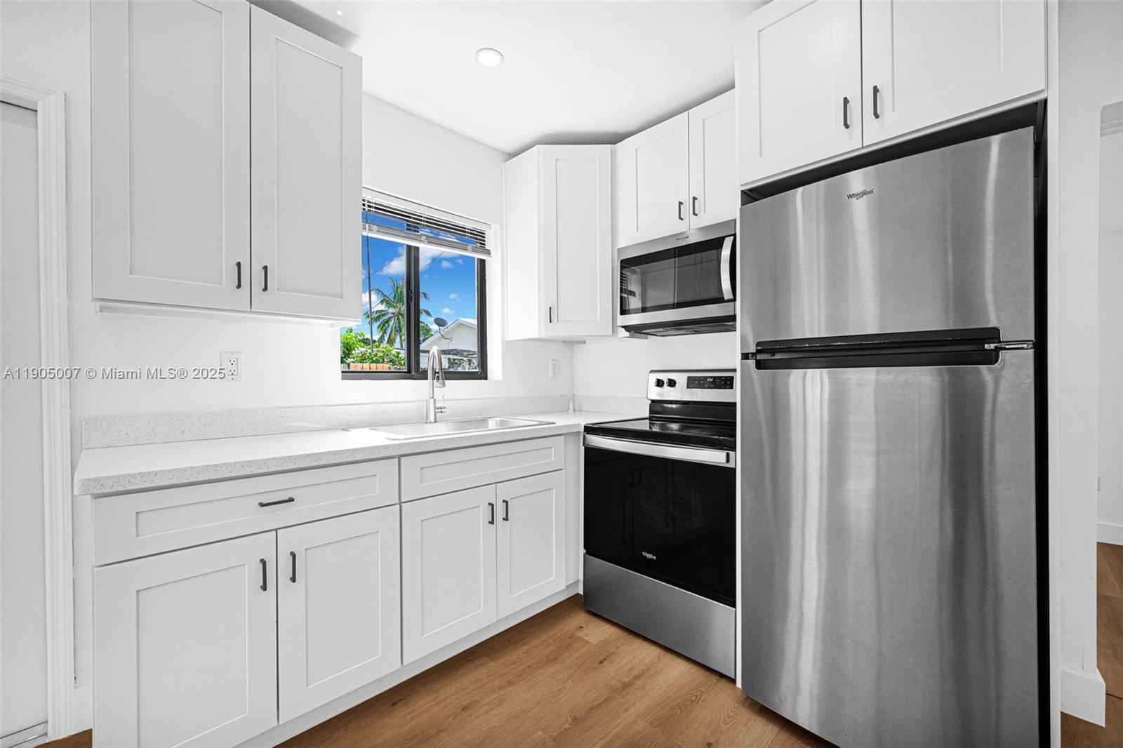 NORTH HOLLYWOOD - Residential Income