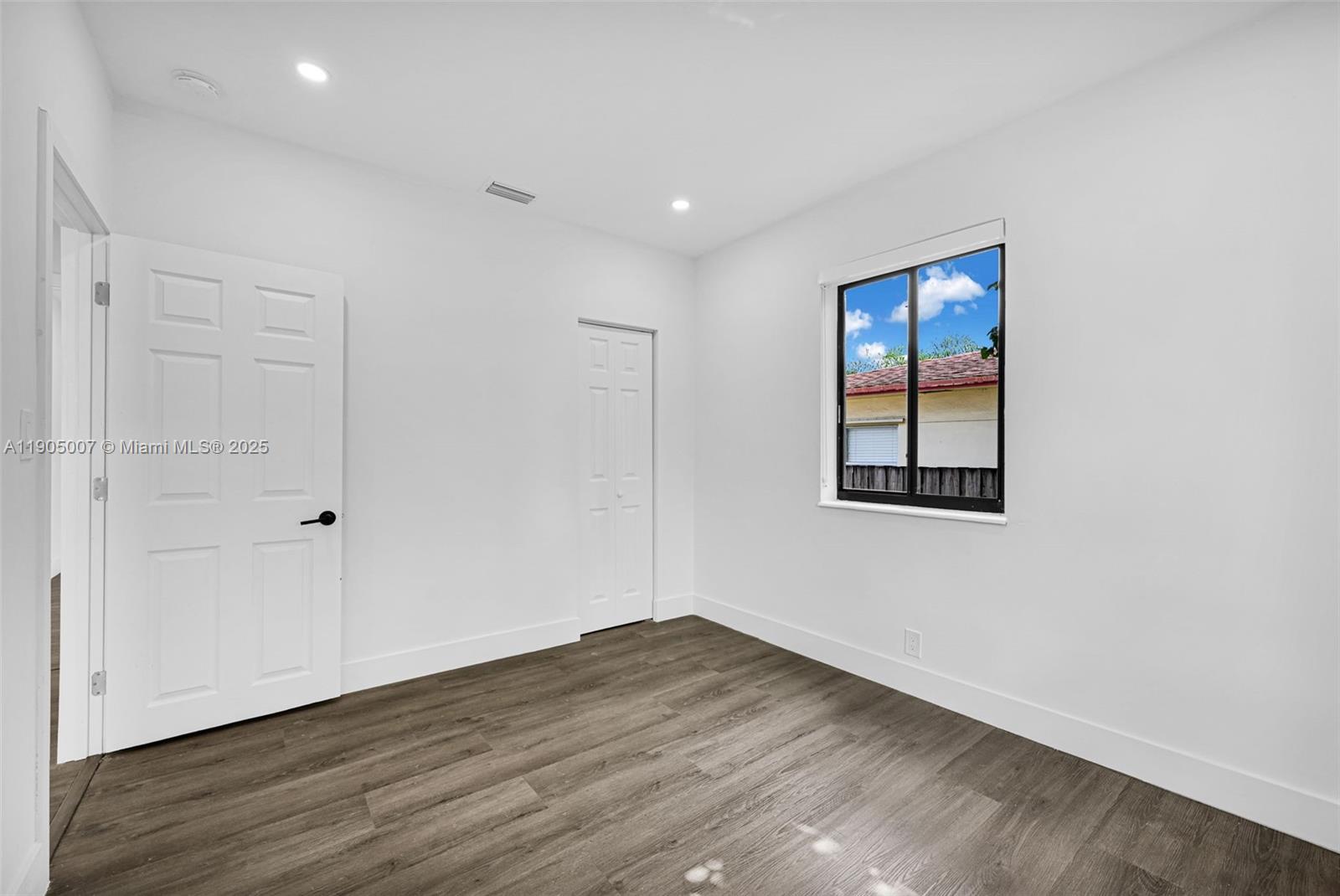 NORTH HOLLYWOOD - Residential Income