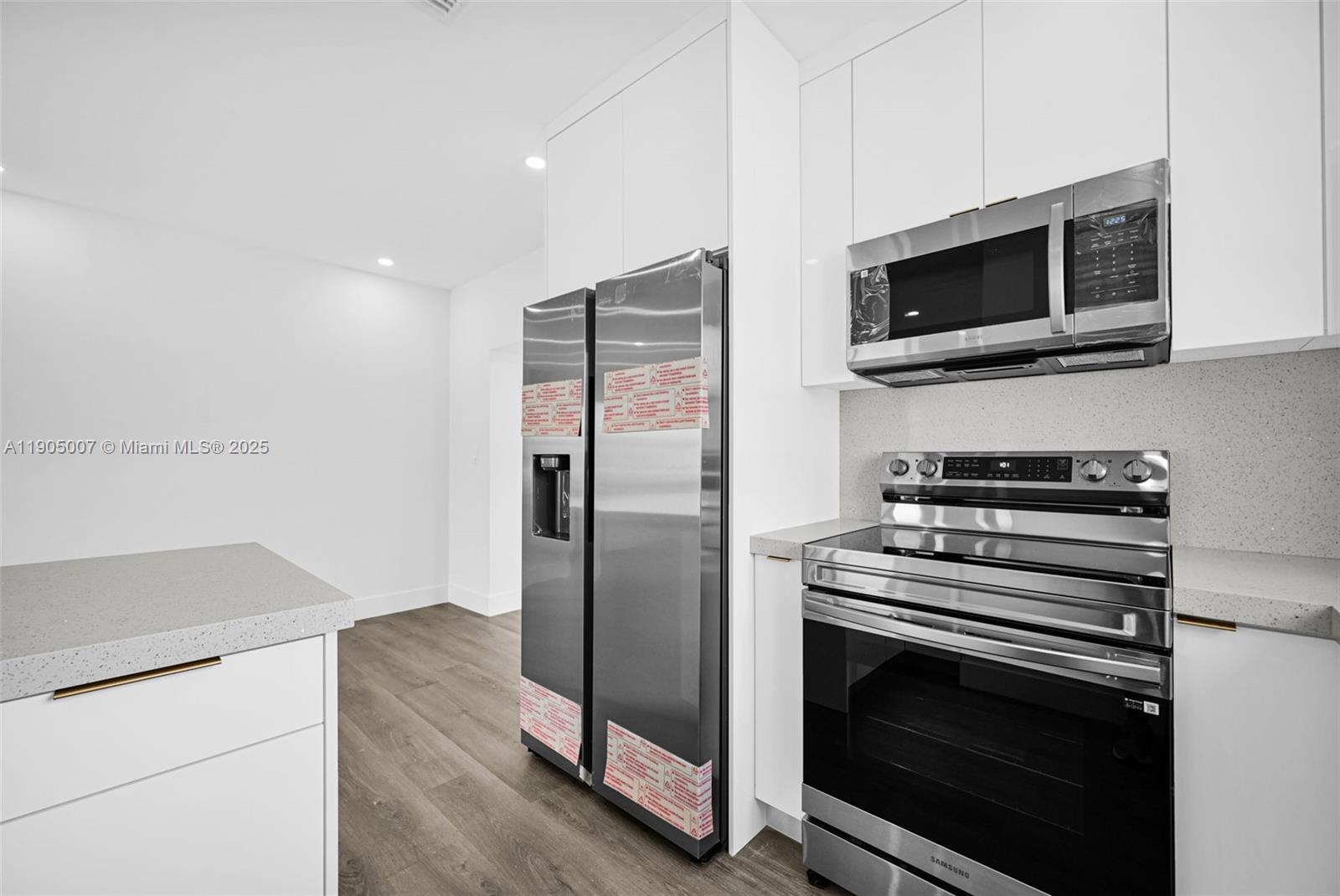 NORTH HOLLYWOOD - Residential Income