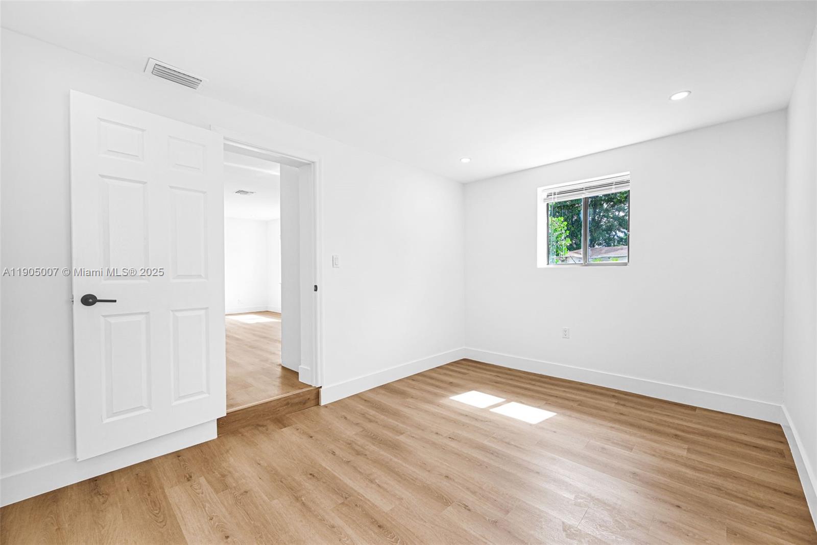 NORTH HOLLYWOOD - Residential Income