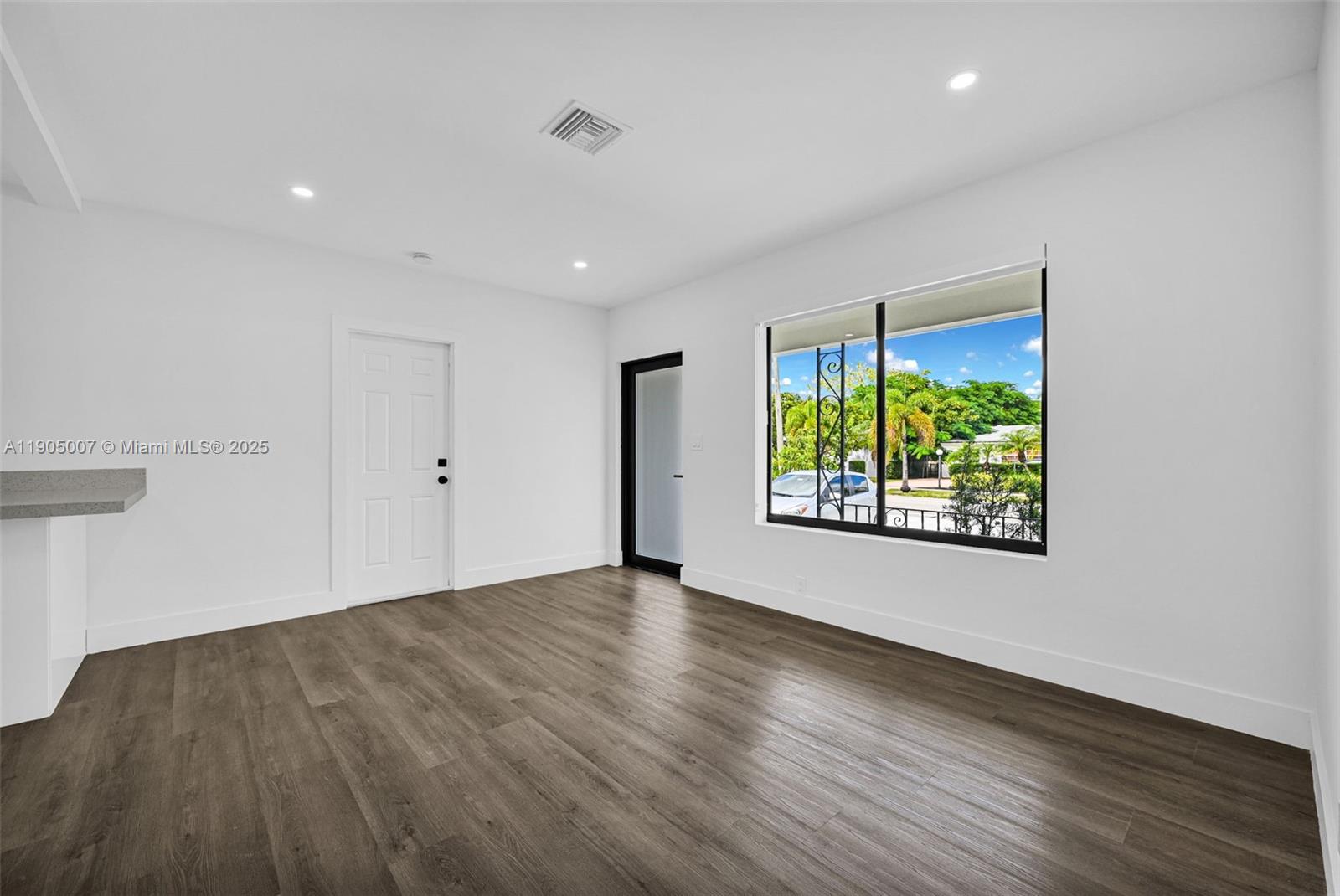 NORTH HOLLYWOOD - Residential Income