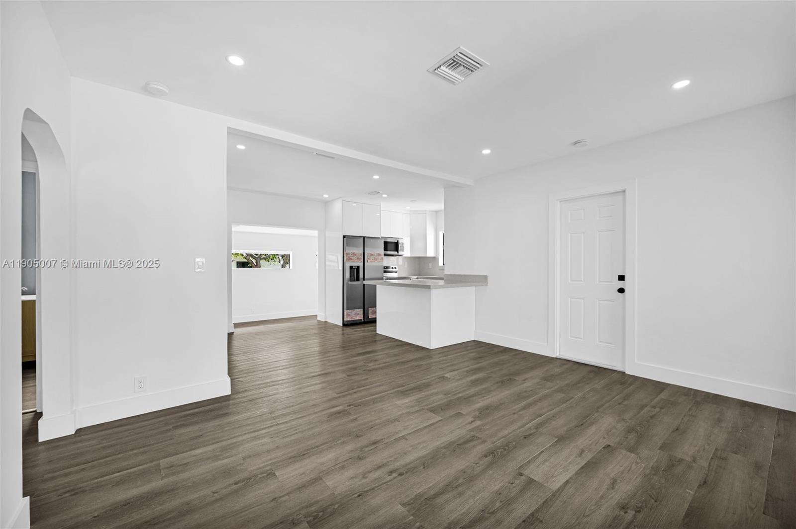 NORTH HOLLYWOOD - Residential Income