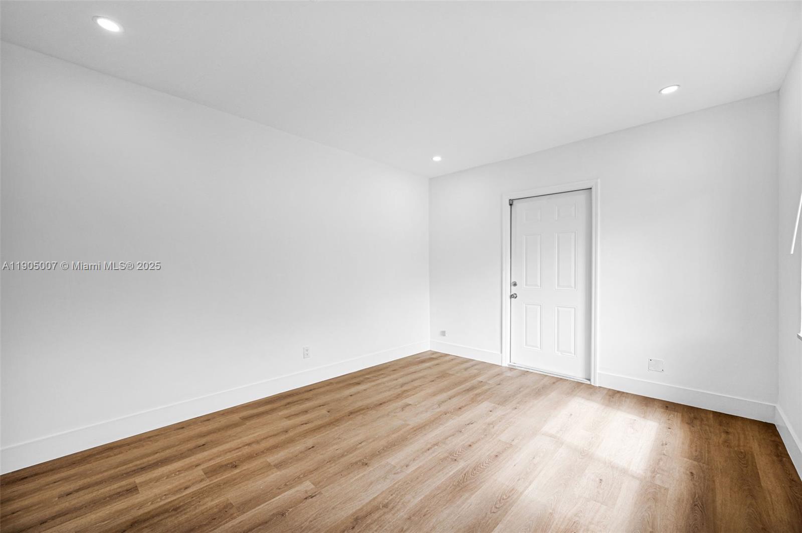 NORTH HOLLYWOOD - Residential Income