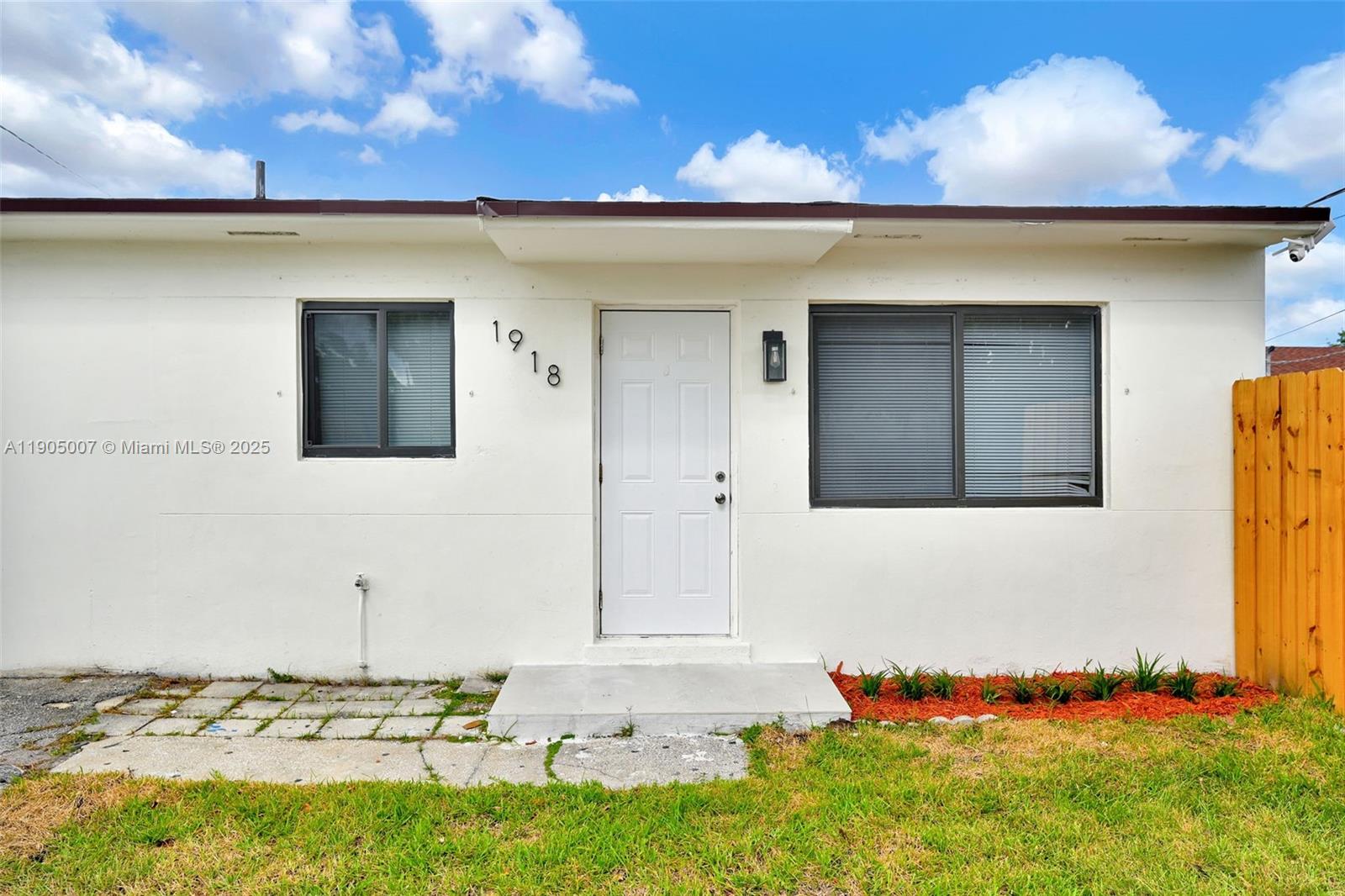 NORTH HOLLYWOOD - Residential Income