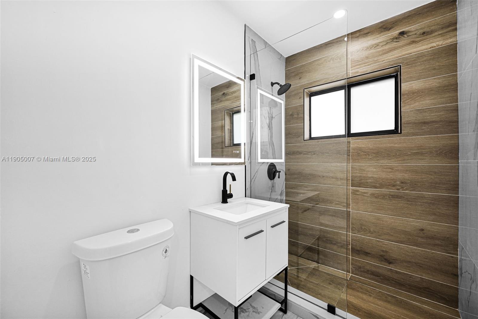 NORTH HOLLYWOOD - Residential Income