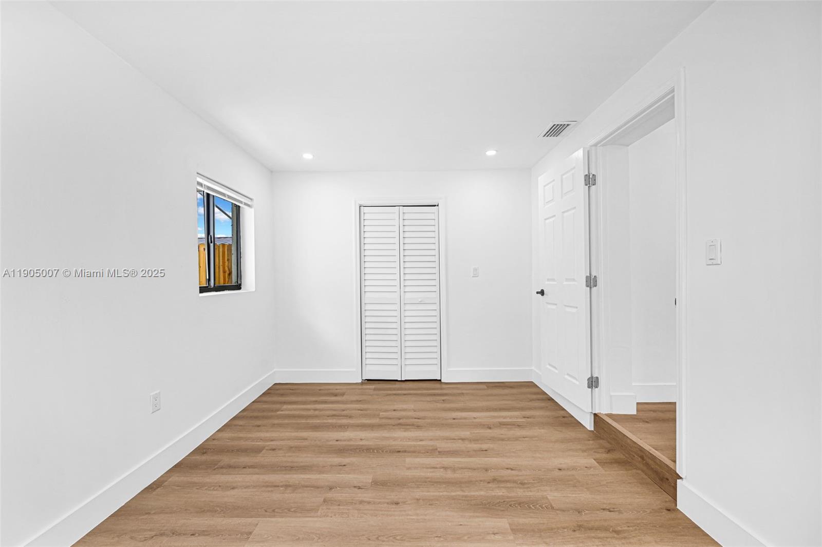 NORTH HOLLYWOOD - Residential Income