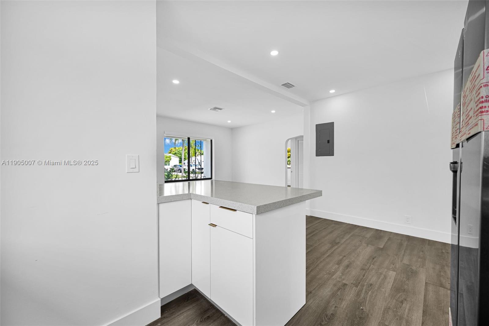 NORTH HOLLYWOOD - Residential Income