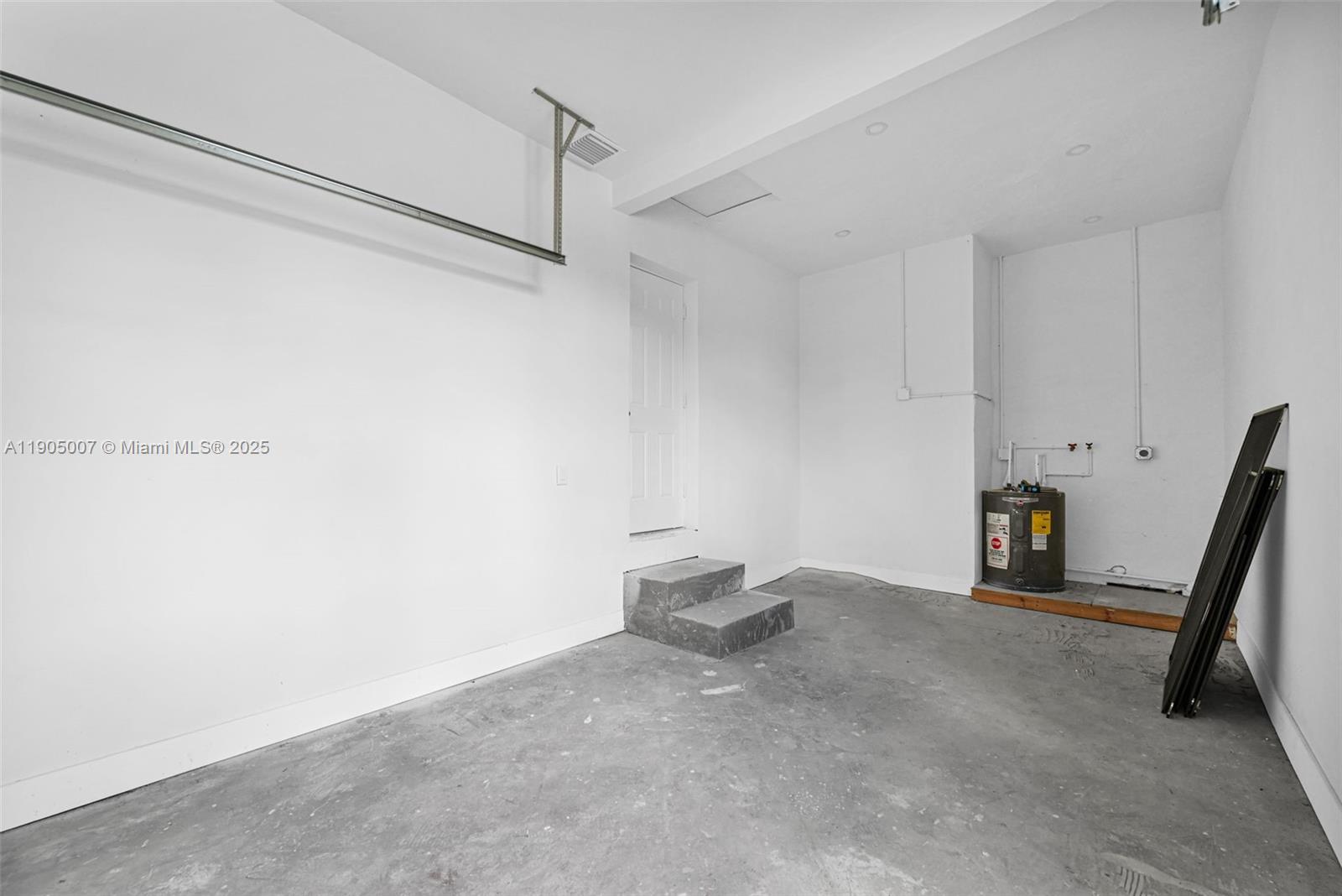 NORTH HOLLYWOOD - Residential Income