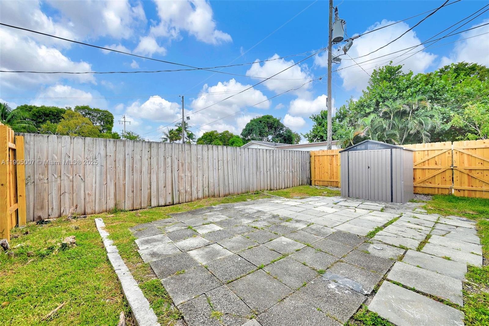 NORTH HOLLYWOOD - Residential Income