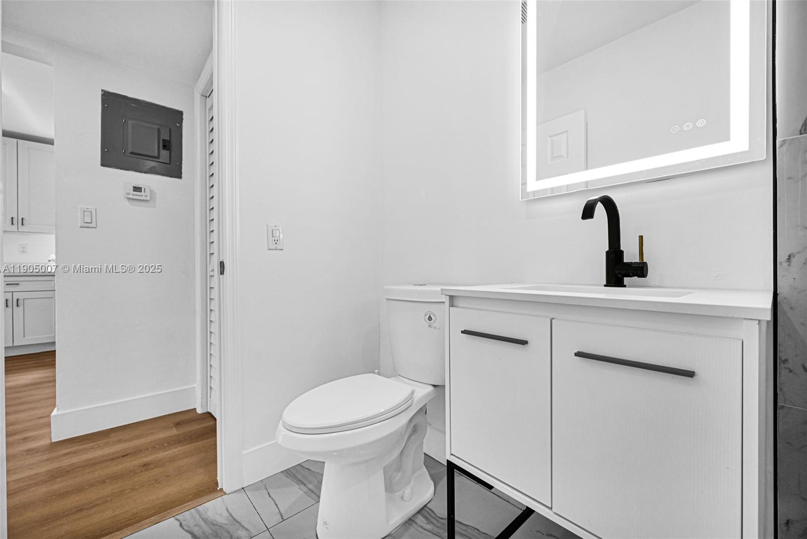 NORTH HOLLYWOOD - Residential Income