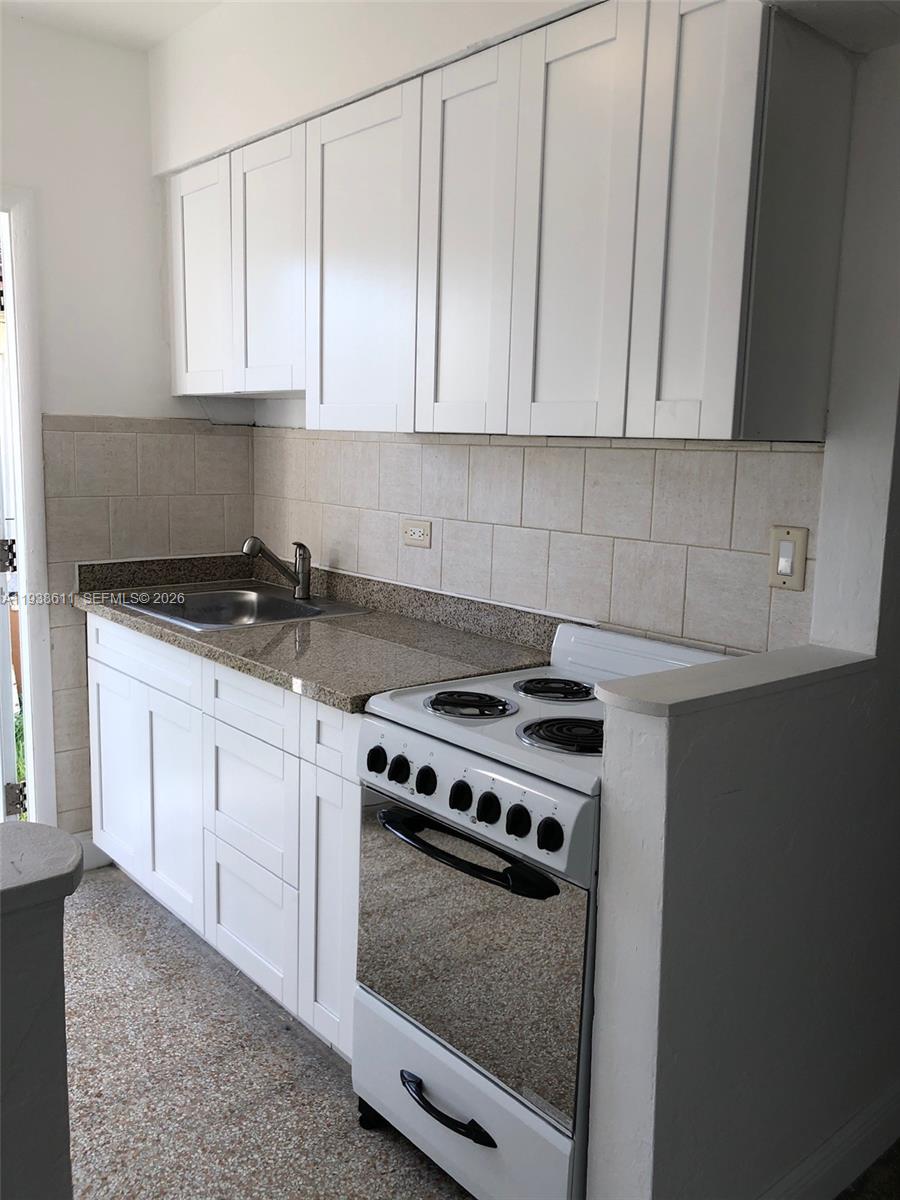 REALTY SECURITIES CORP OF - Residential Lease