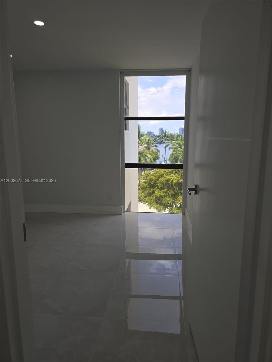 17021 N Bay Rd 601