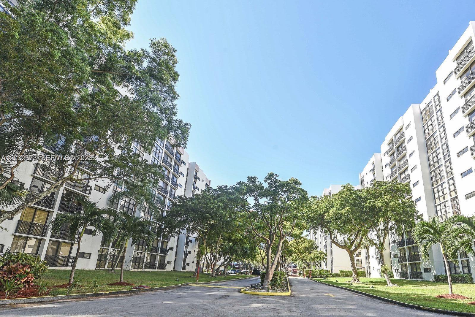 17021 N Bay Rd 601