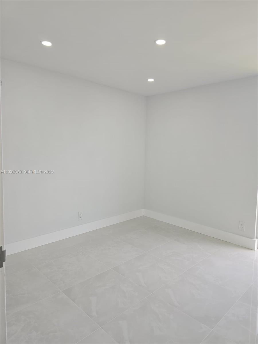 17021 N Bay Rd 601