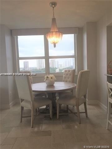 TURNBERRY ON THE GREEN CO - Residential Lease