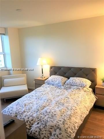 TURNBERRY ON THE GREEN CO - Residential Lease