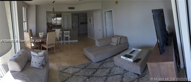 TURNBERRY ON THE GREEN CO - Residential Lease