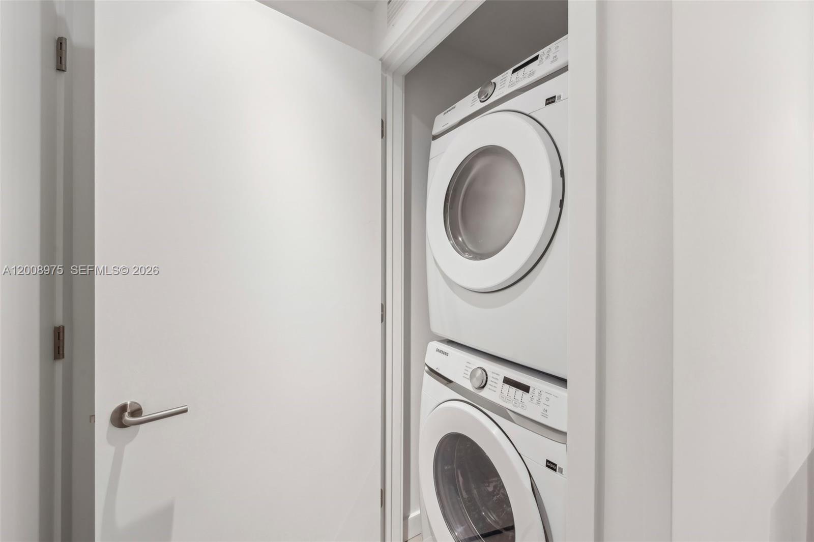 FIVE PARK CONDO - Residential