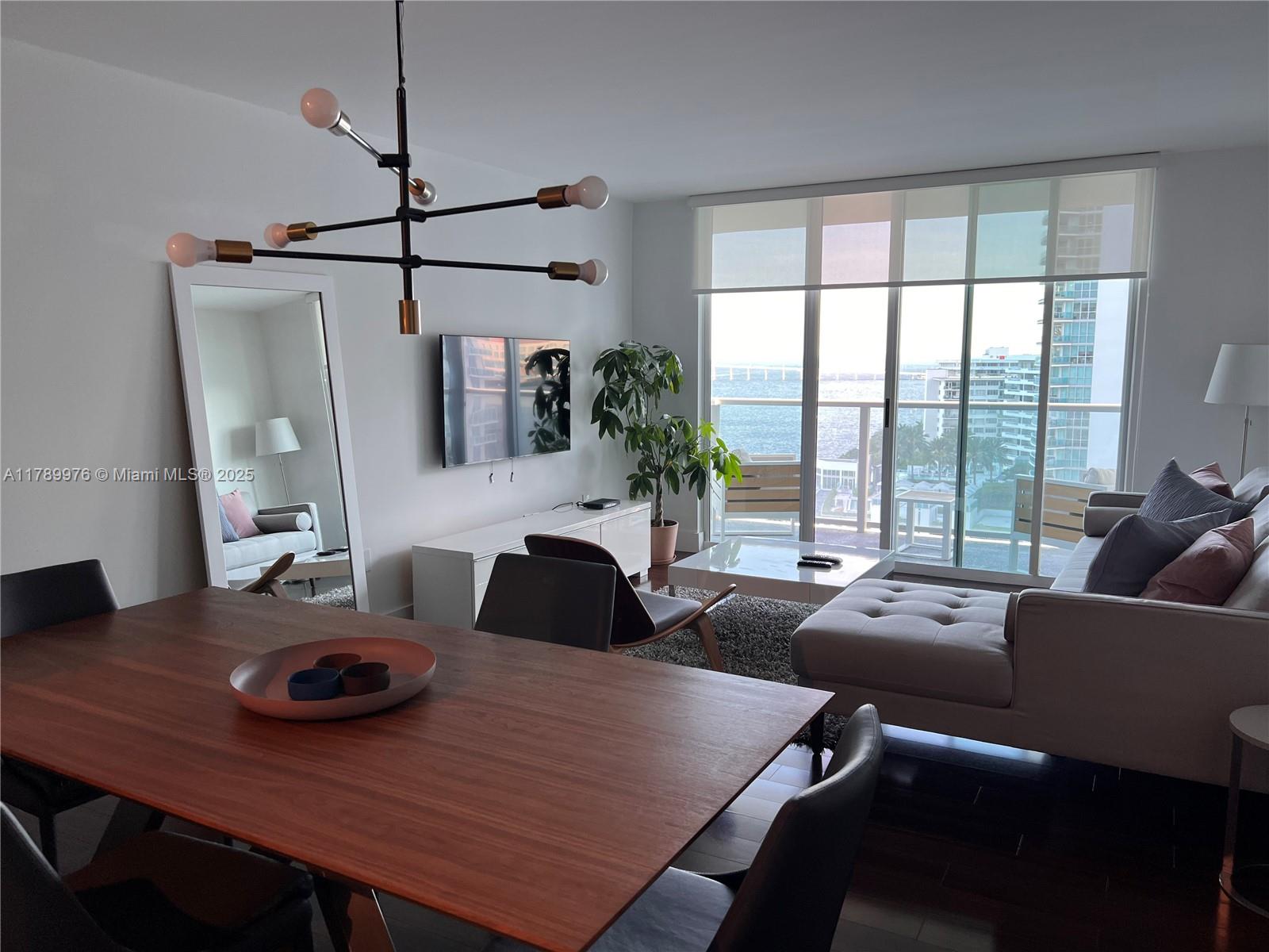 Property for Sale at 1155 Brickell Bay Dr 1707, Miami, Broward County, Florida - Bedrooms: 1 
Bathrooms: 1  - $480,000