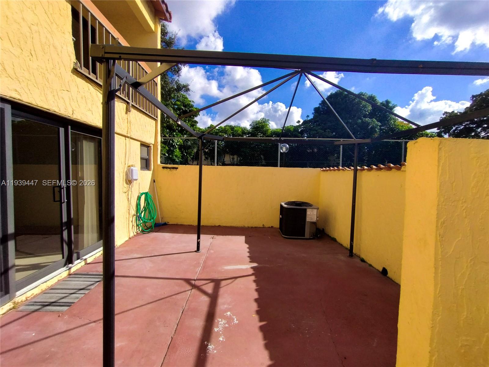 DEL RIO VILLAGE NORTH - Residential Lease