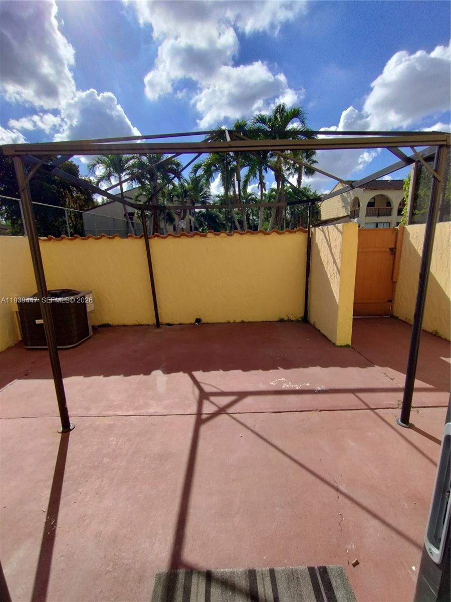 DEL RIO VILLAGE NORTH - Residential Lease