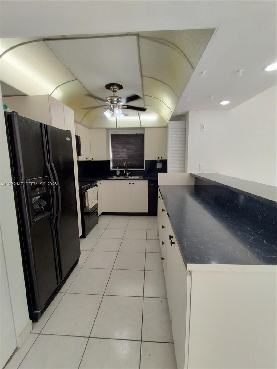 DEL RIO VILLAGE NORTH - Residential Lease