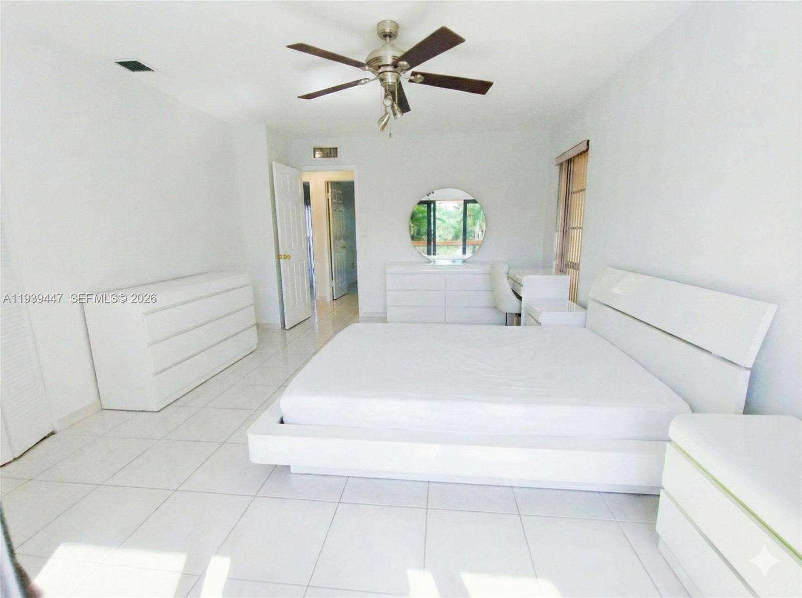 DEL RIO VILLAGE NORTH - Residential Lease