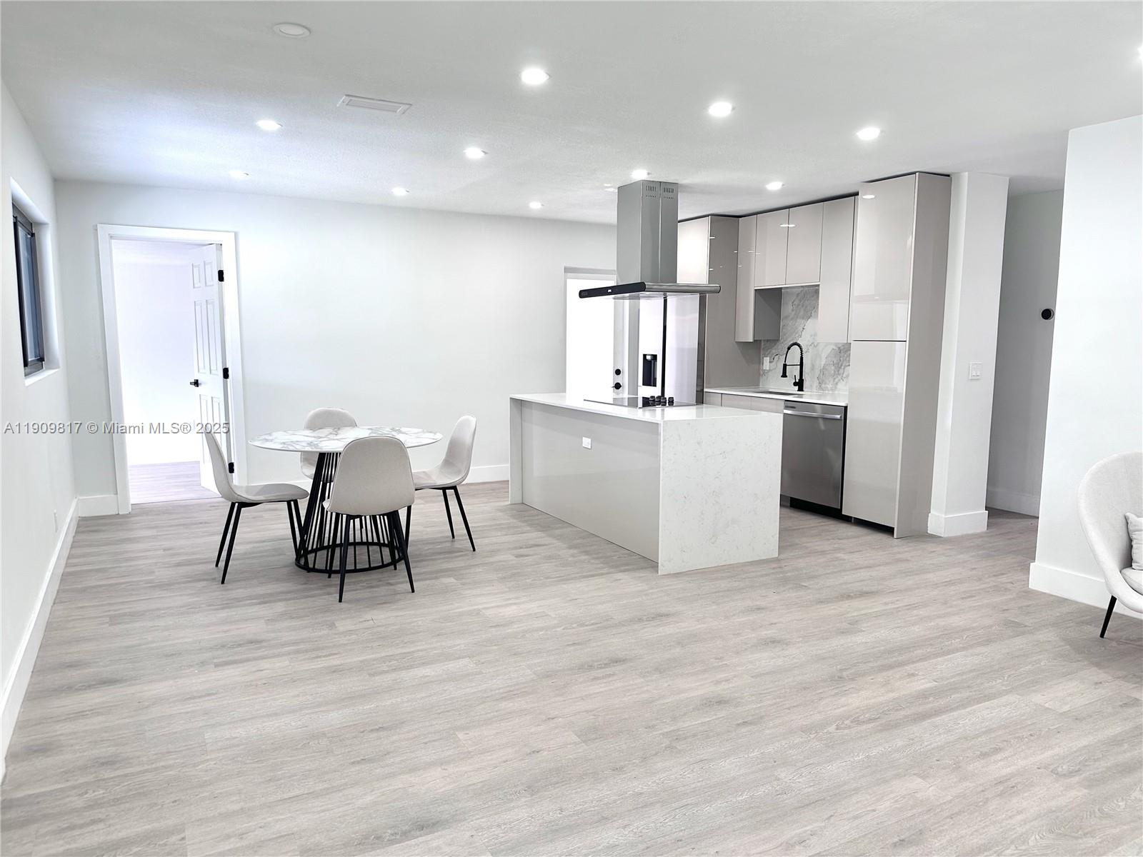 SHERIDAN PARK - Residential Lease