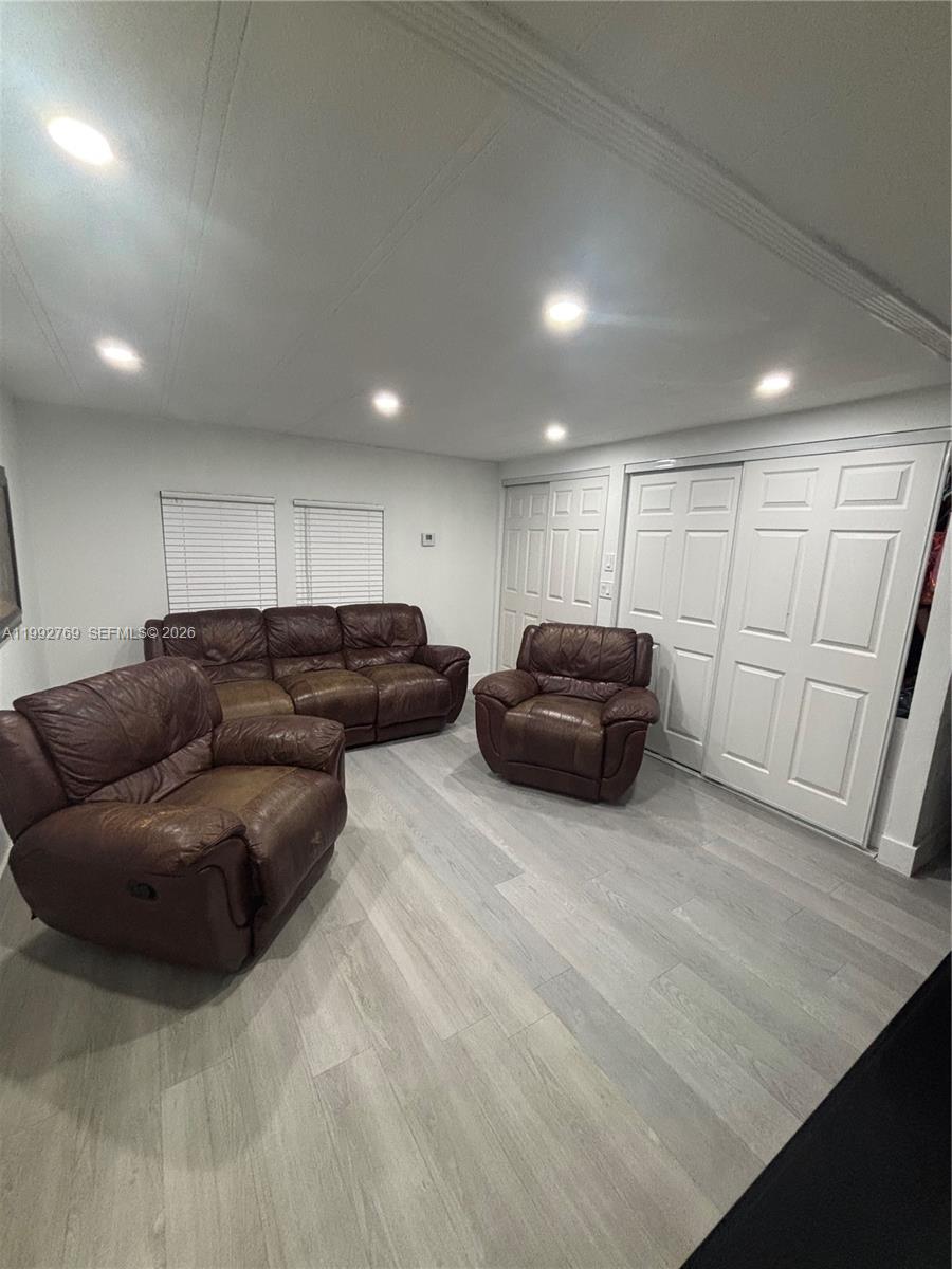 University Lakes - Residential