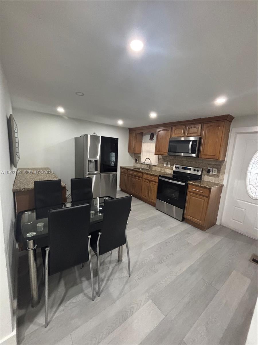 University Lakes - Residential