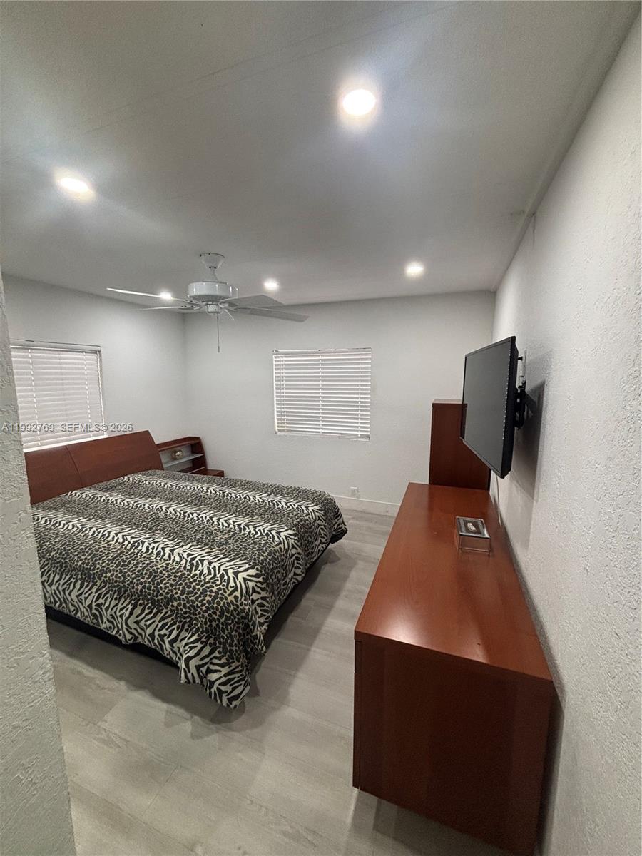 University Lakes - Residential