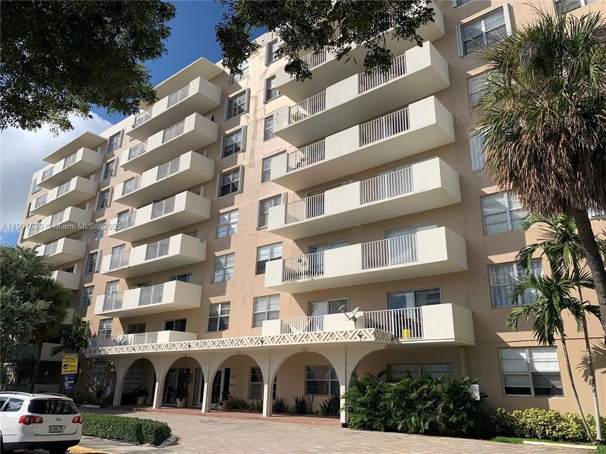Beautiful Bayfront residence on Treasure Island! Excellent opportunity for investors — currently rented to an outstanding tenant paying $2,200/month until July 2026, who is willing to stay. The unit was tastefully renovated a few years ago and can be rented immediately. Corporate buyers are welcome.
Prime location close to everything, with easy access to major highways.
The building is currently undergoing its 60-year certification. Pending assessment as of October 2025: $15,890.
Please contact the listing agent for showings — 24-hour notice required.