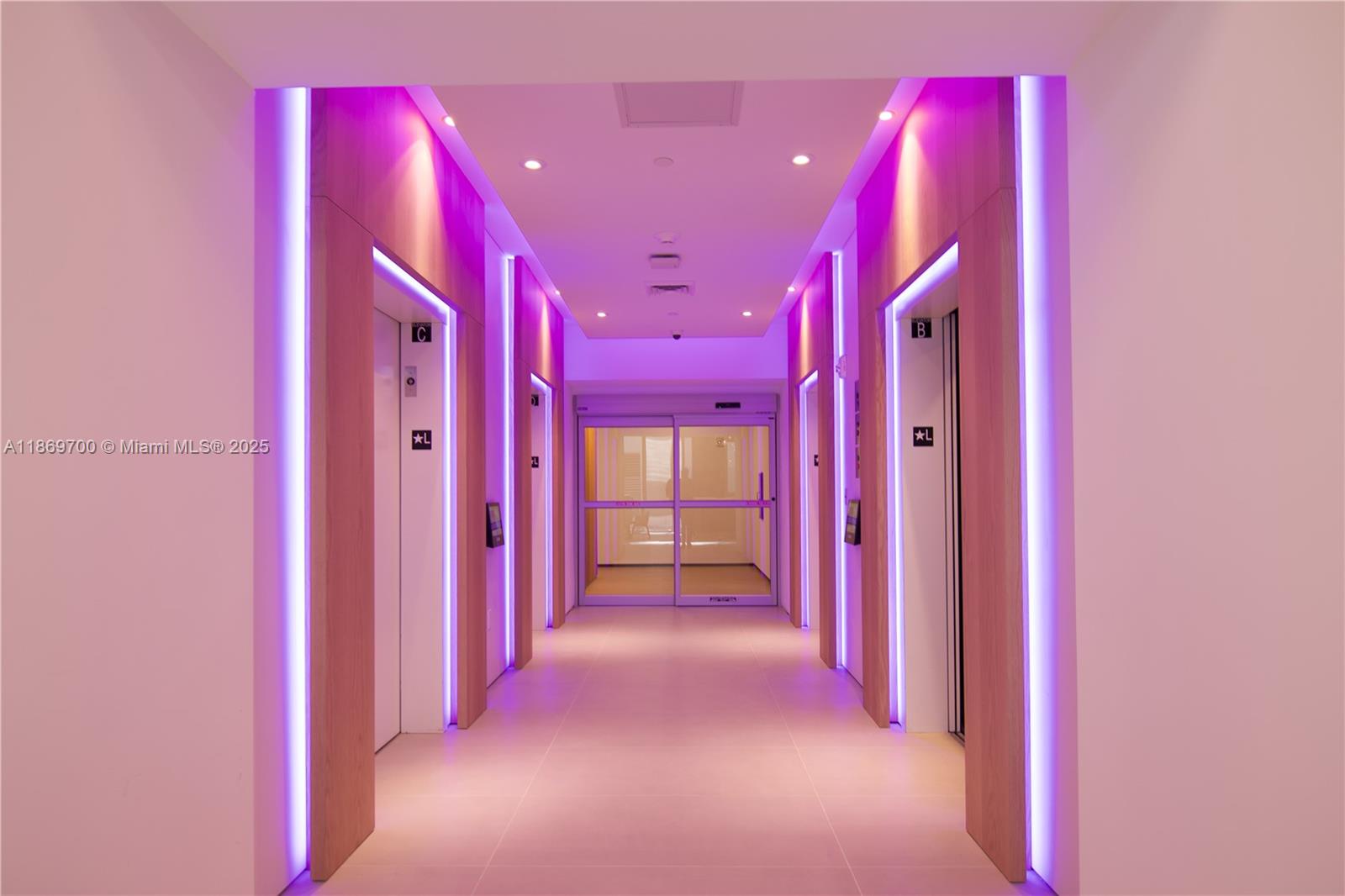 YOTELPAD MIAMI - Residential