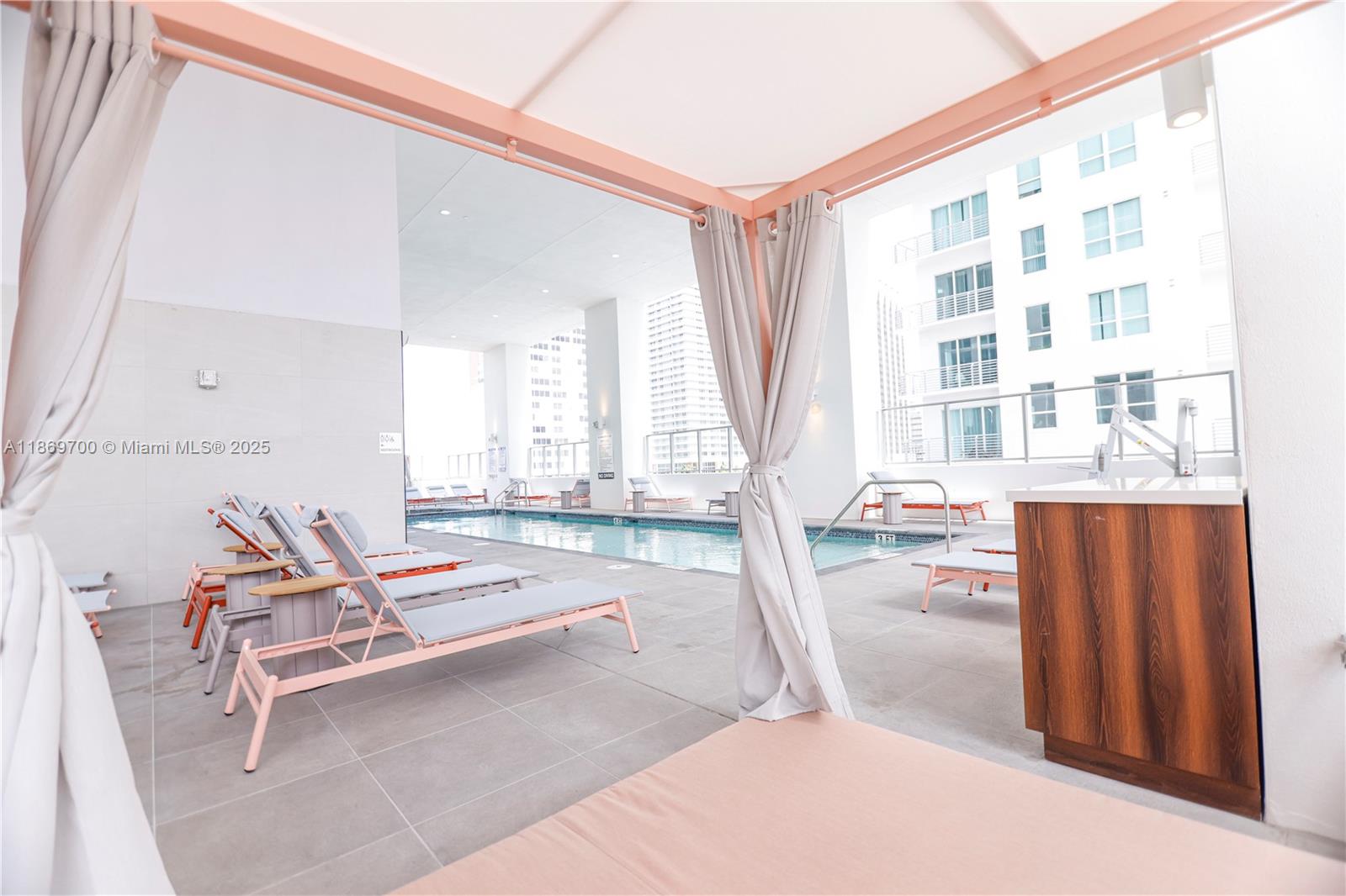 YOTELPAD MIAMI - Residential