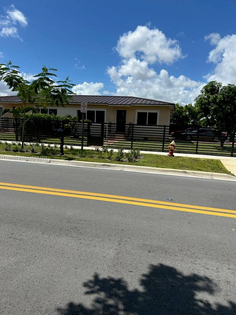 HIALEAH 8TH ADDN - Residential Lease
