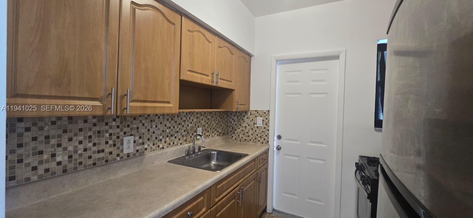 HAPPY APARTMENTS CONDO - Residential Lease