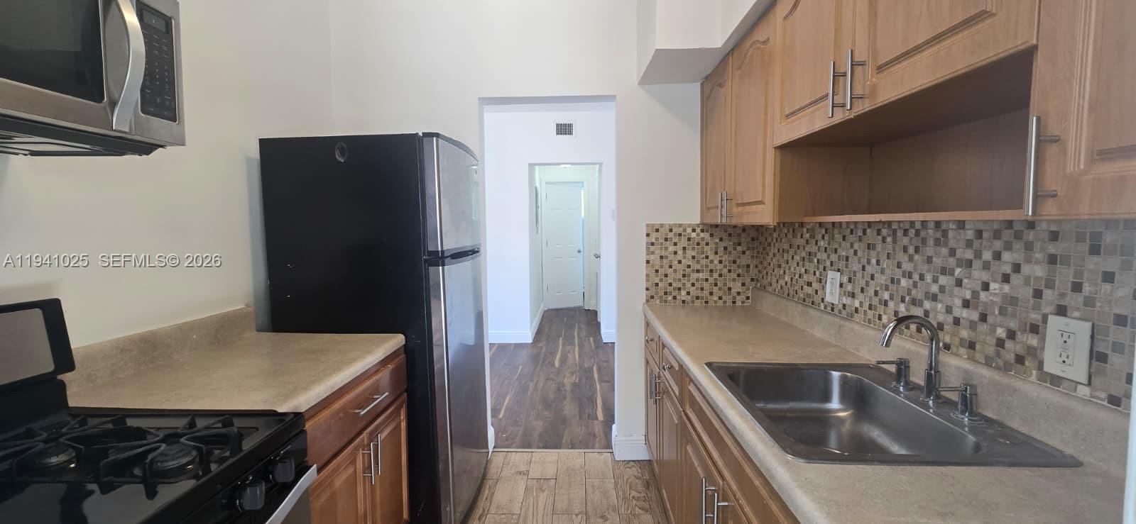 HAPPY APARTMENTS CONDO - Residential Lease