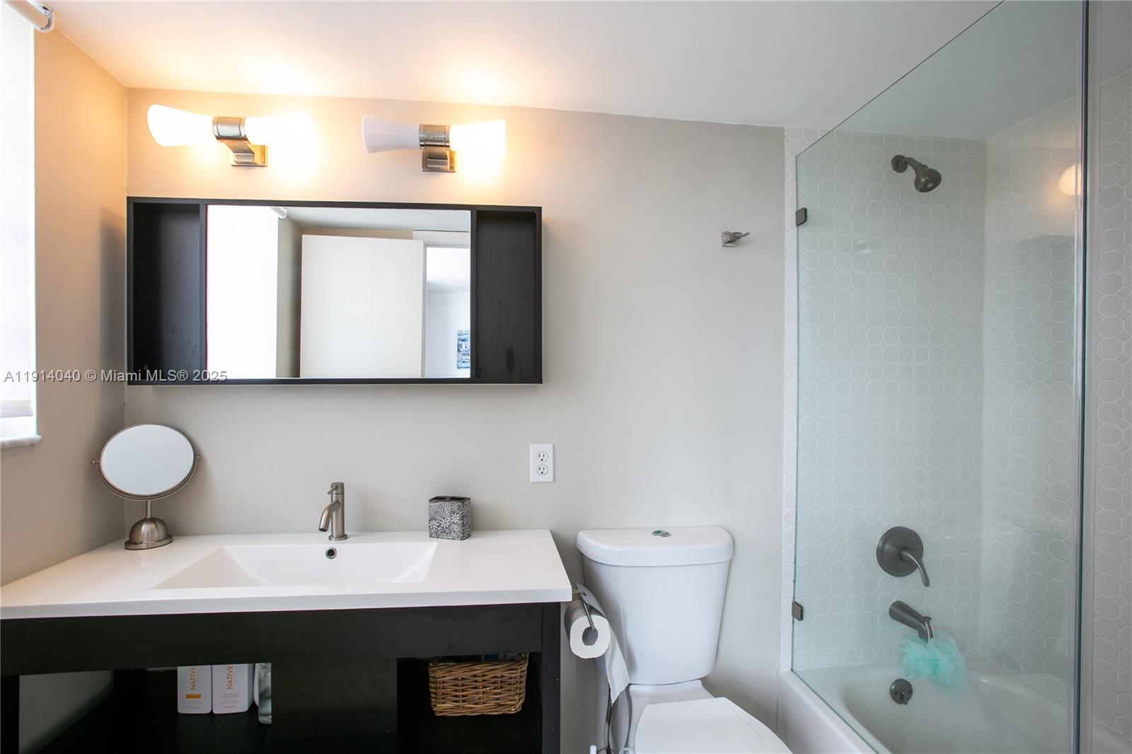 GOLDEN SURF TOWERS CONDO - Residential Lease