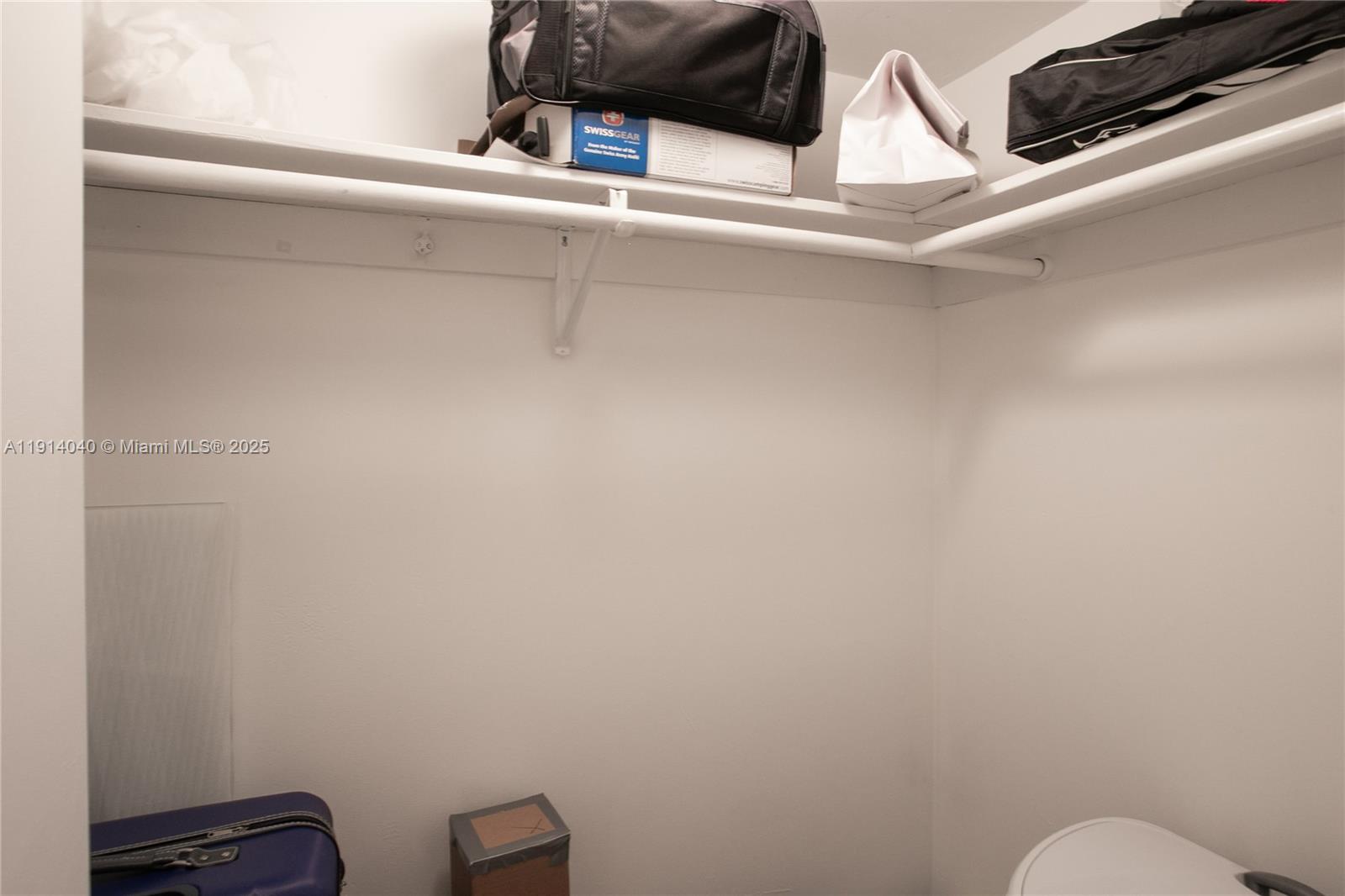 GOLDEN SURF TOWERS CONDO - Residential Lease