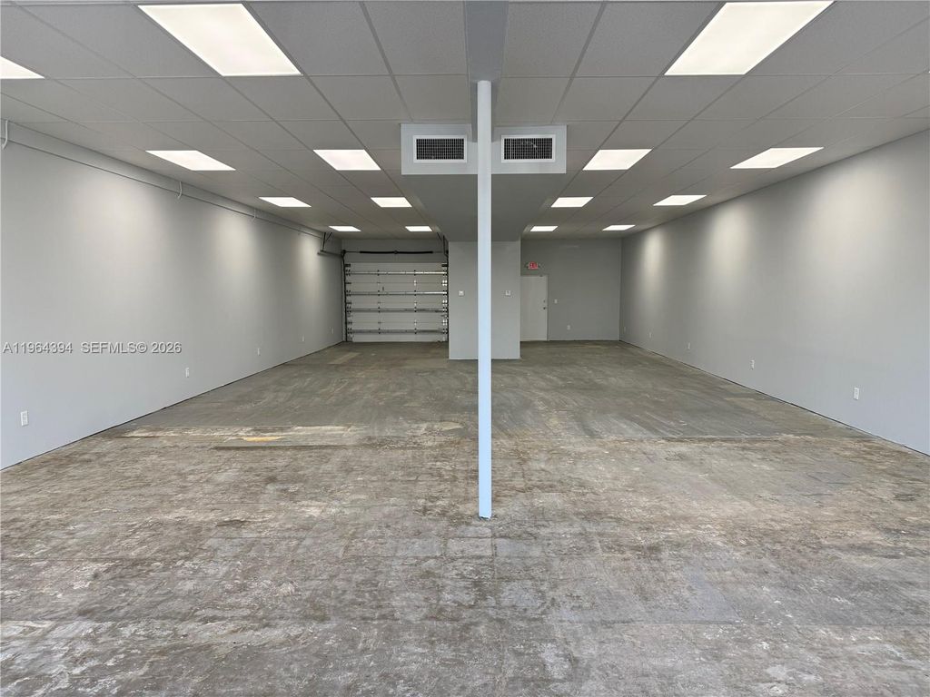 Photo of 1040 E Oakland Park Blvd #1040-42, Oakland Park, FL 33334 (MLS # A11964394)