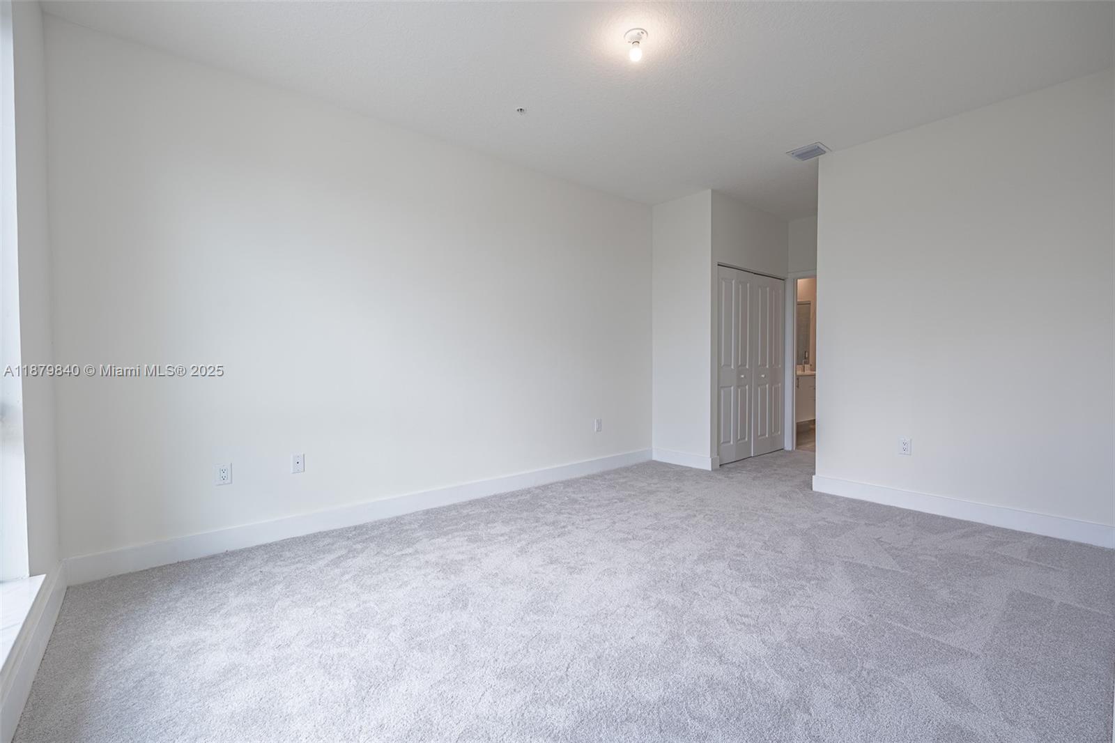 DOWNTOWN DORAL SOUTH PHAS - Residential