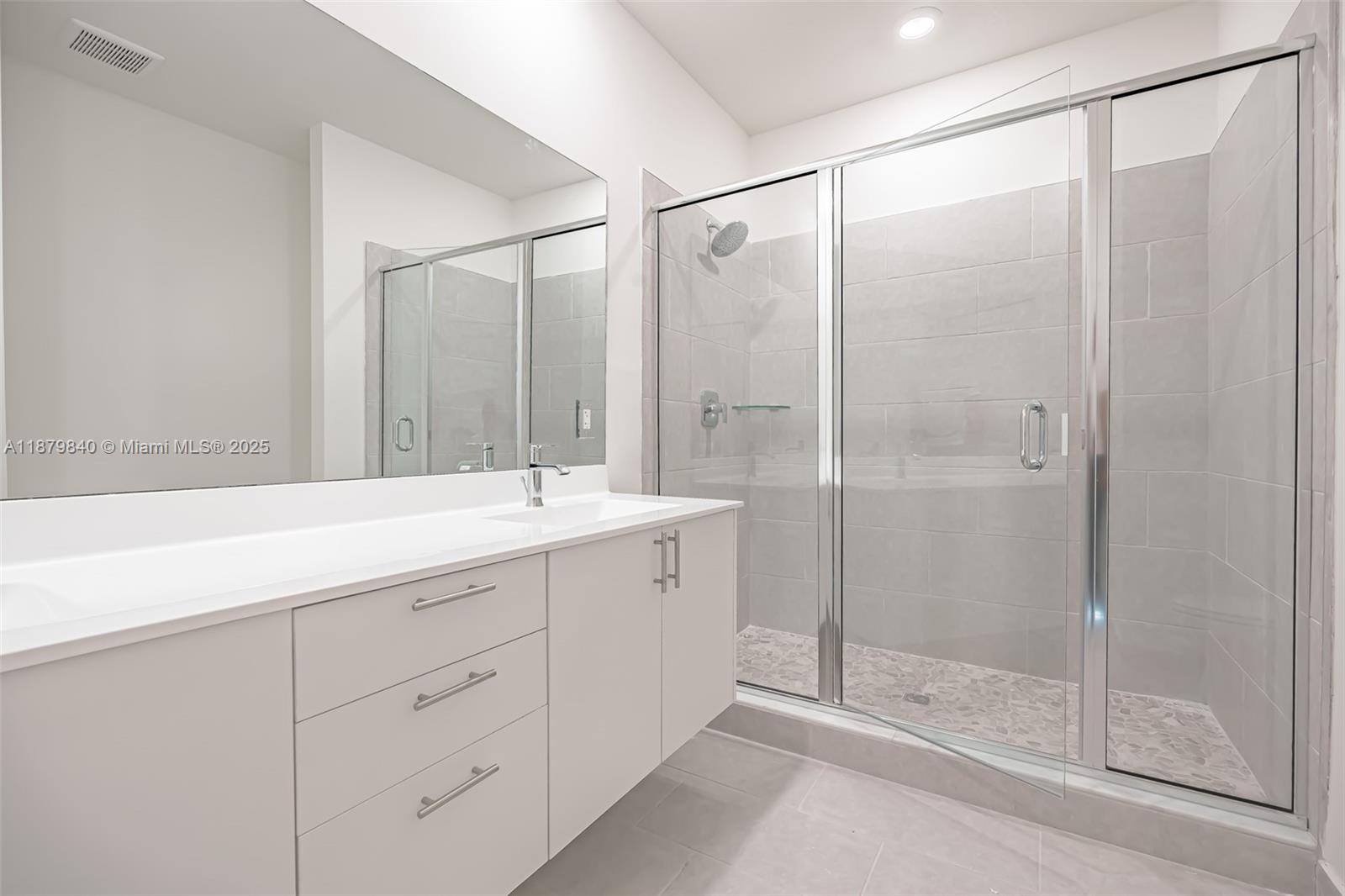 DOWNTOWN DORAL SOUTH PHAS - Residential