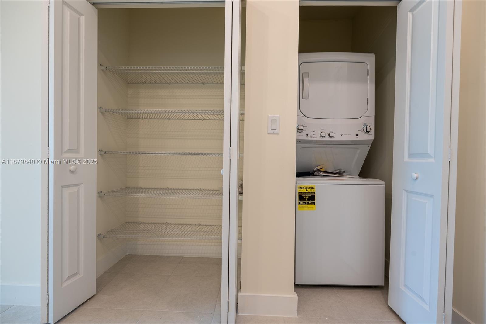 DOWNTOWN DORAL SOUTH PHAS - Residential