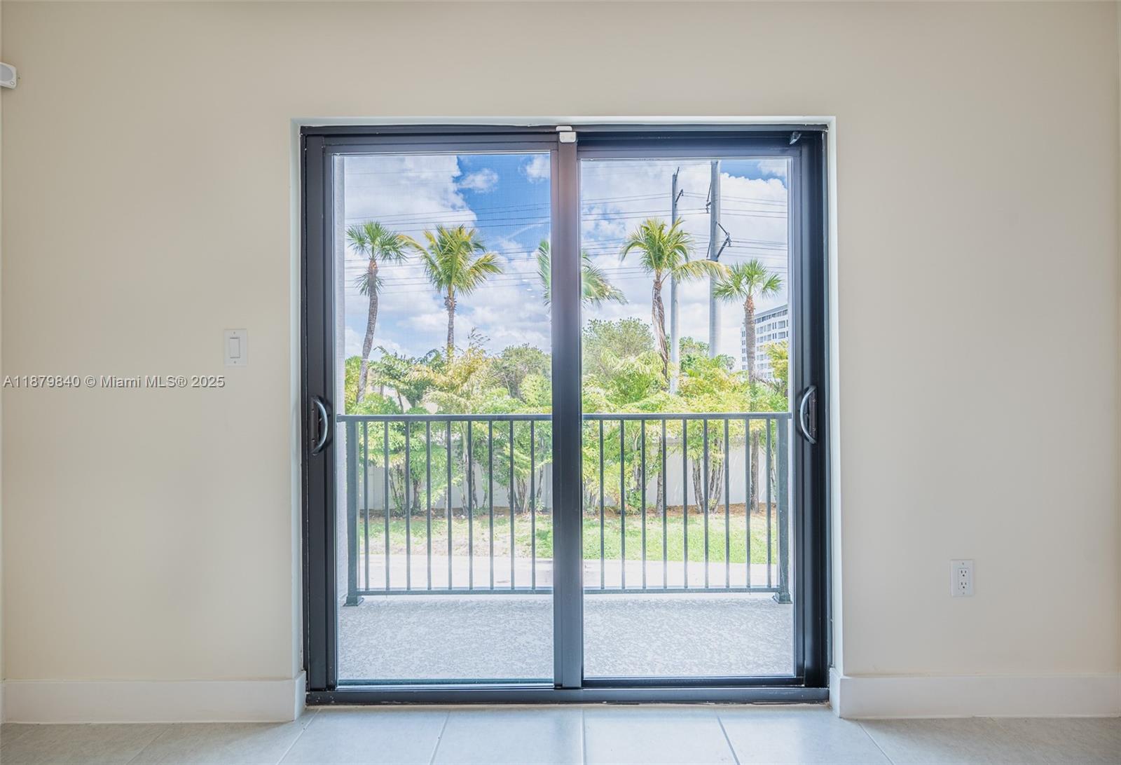 DOWNTOWN DORAL SOUTH PHAS - Residential